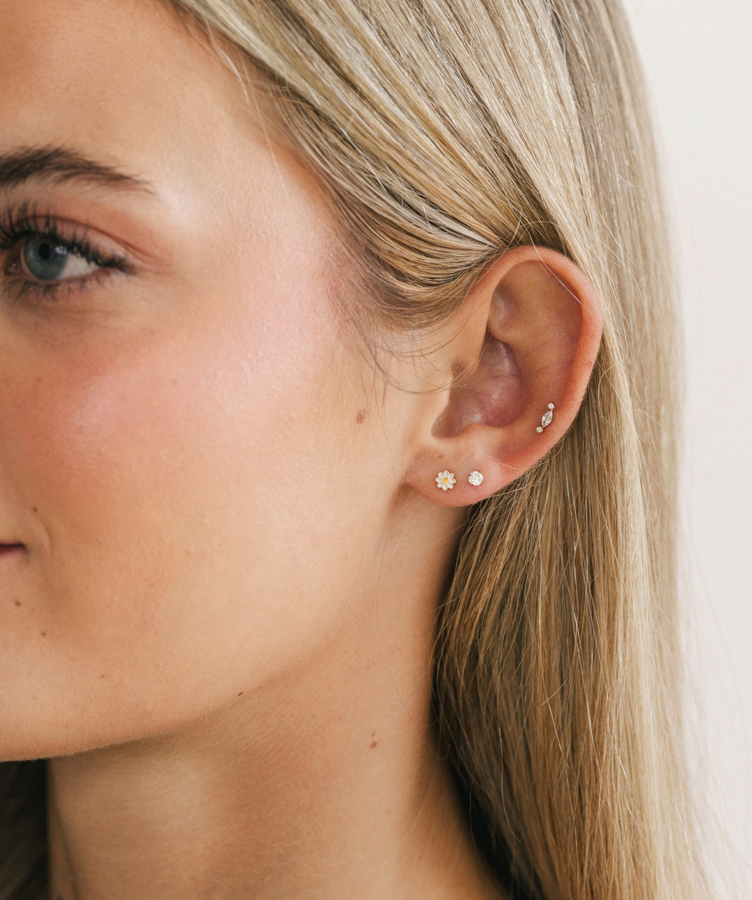 Daisy Flat Back Stud