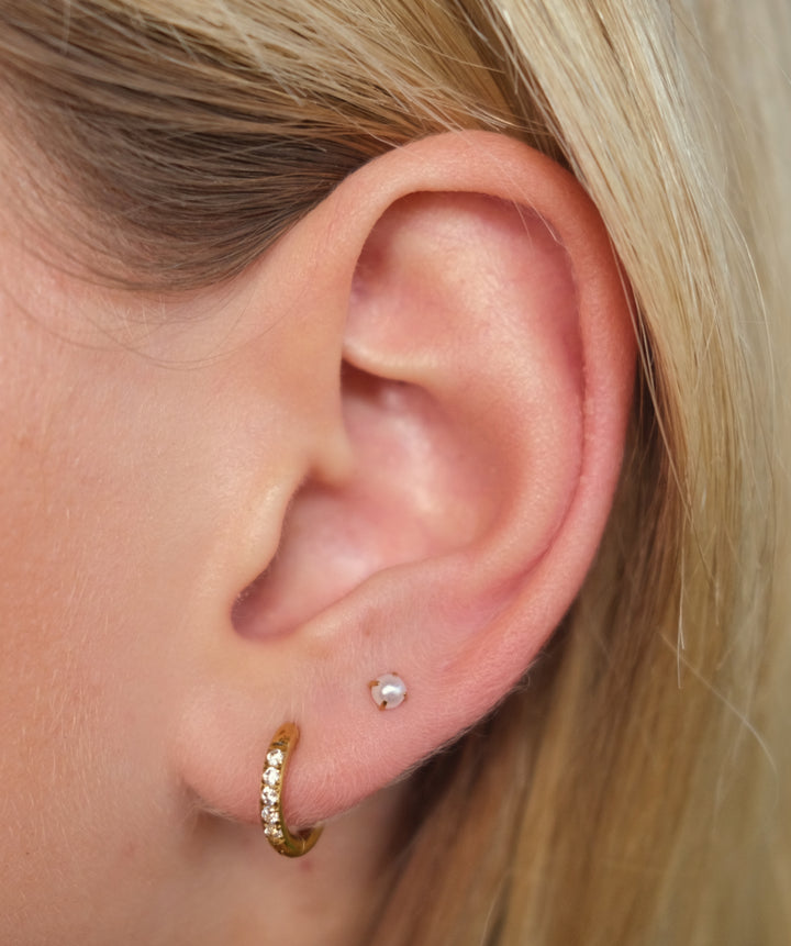 Pearl Flat Back Stud
