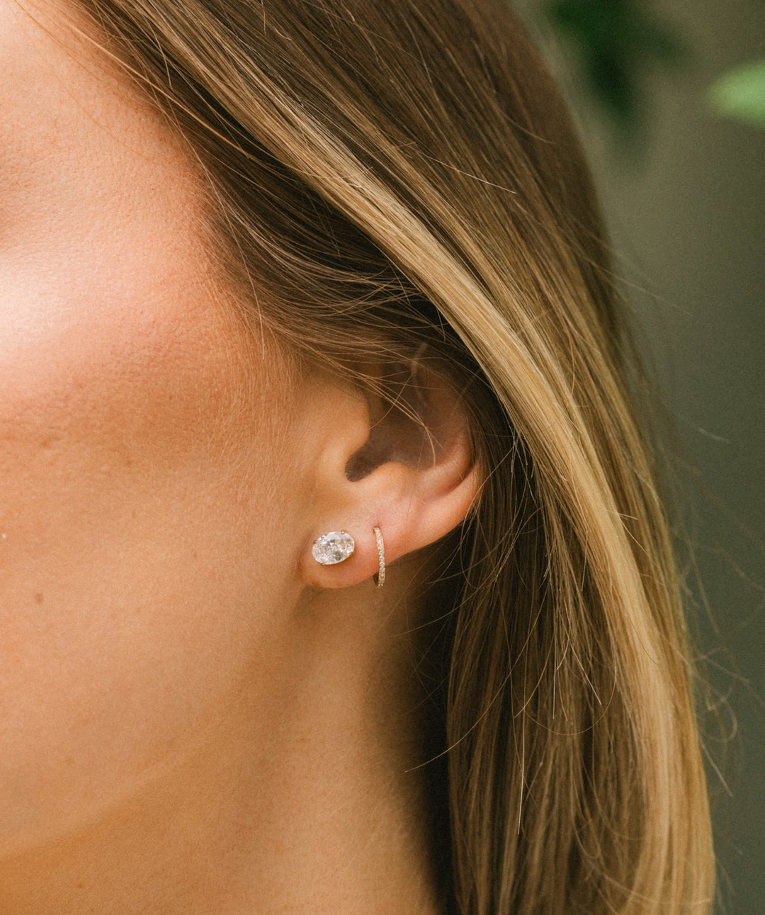 Oval Flat Back Stud