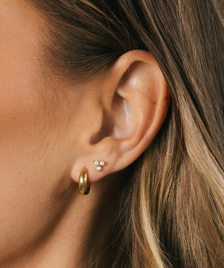 Pearl Cluster Flat Back Stud