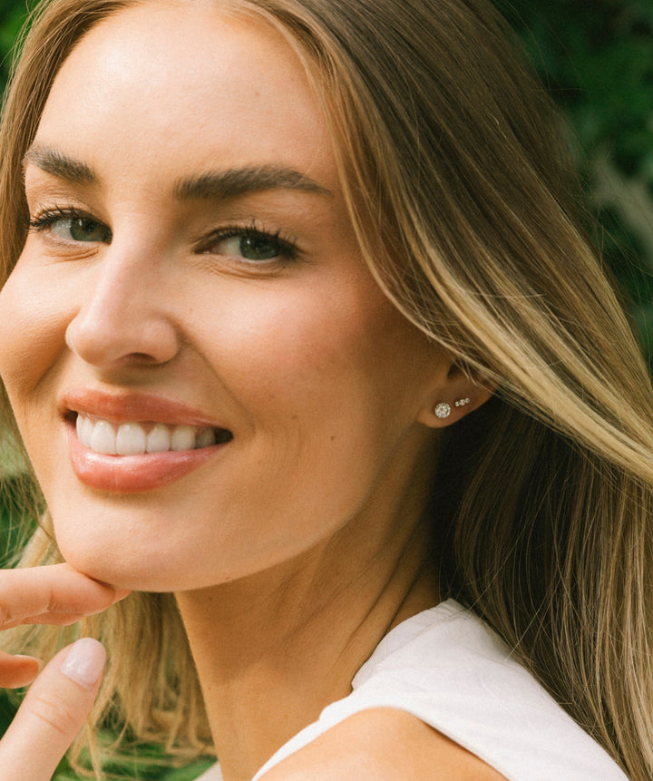 Signature Solitaire Flat Back Stud